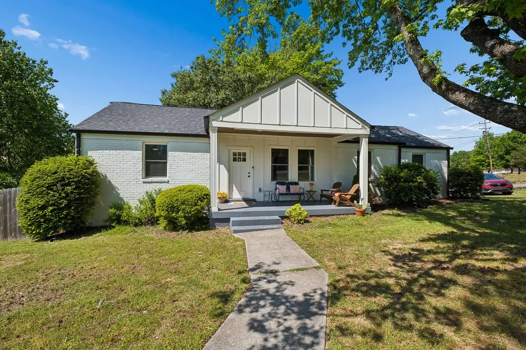 4311 Saunders Avenue Nashville TN 37216