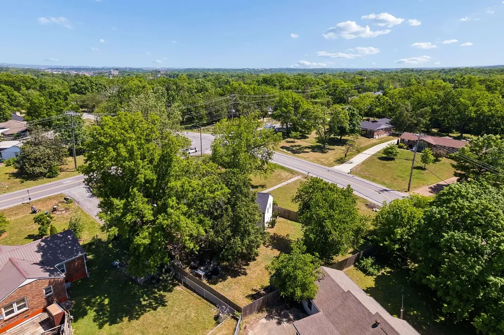 4311 Saunders Avenue Nashville TN 37216