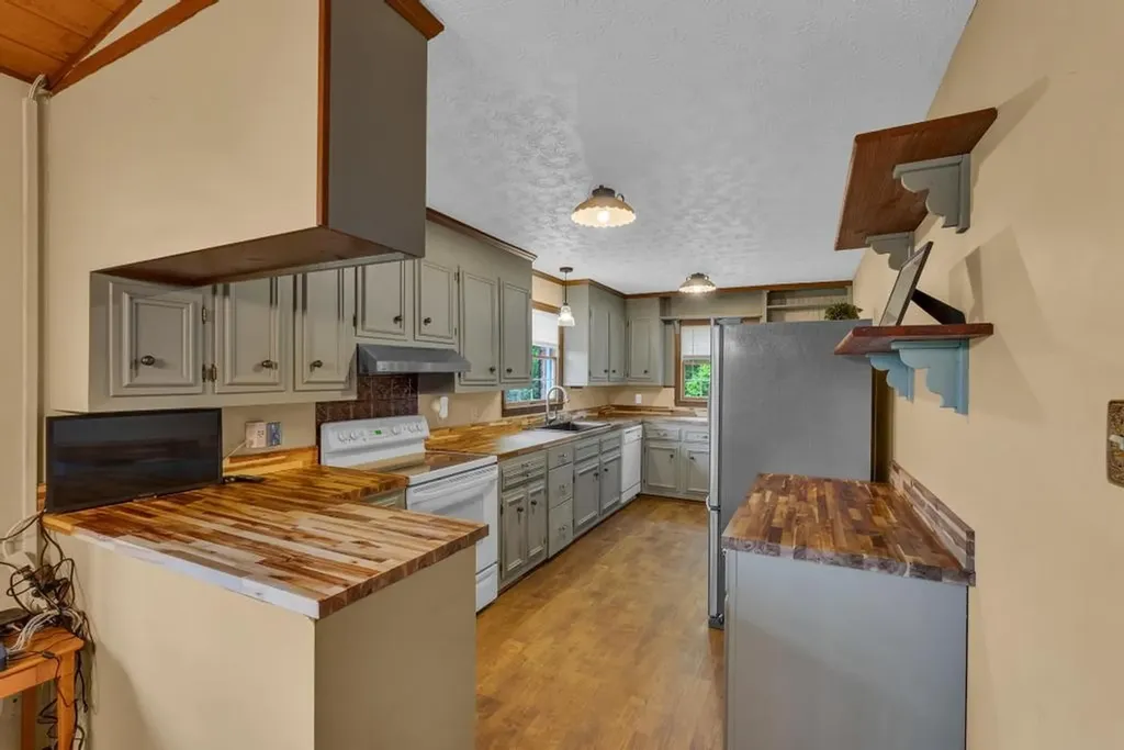 1992 Locke Bend Road Mcminnville TN 37110