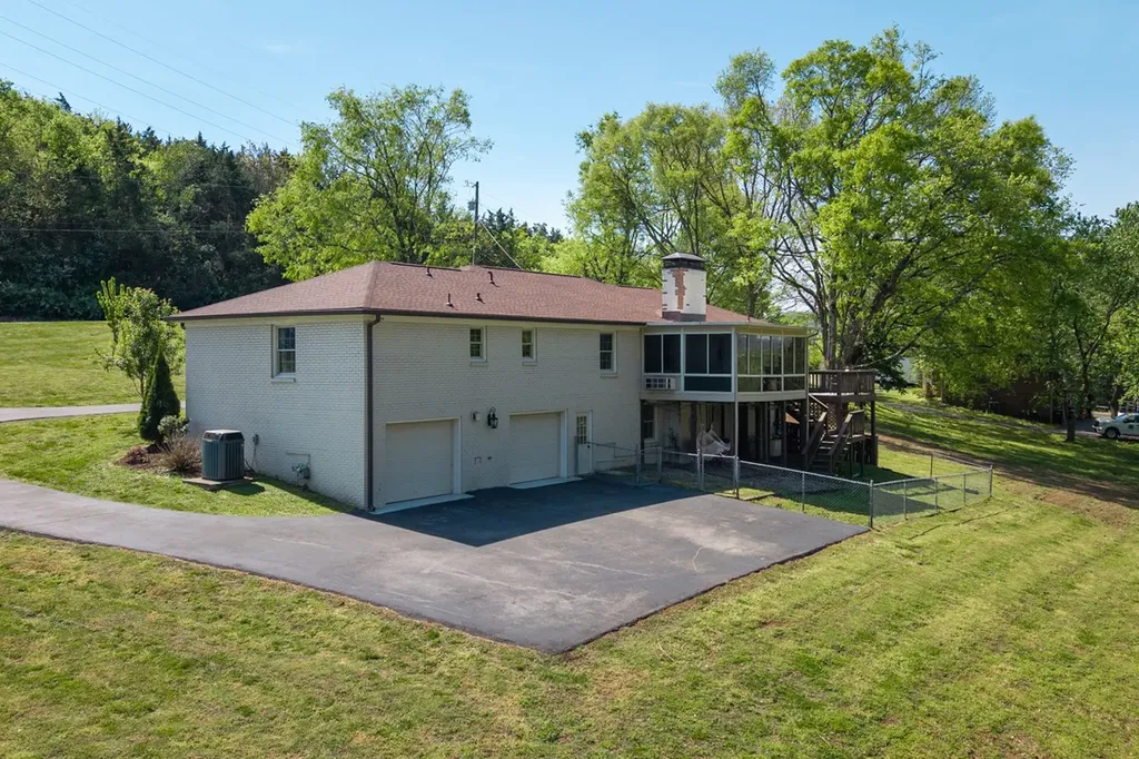 2221 Castlewood Drive Franklin TN 37064