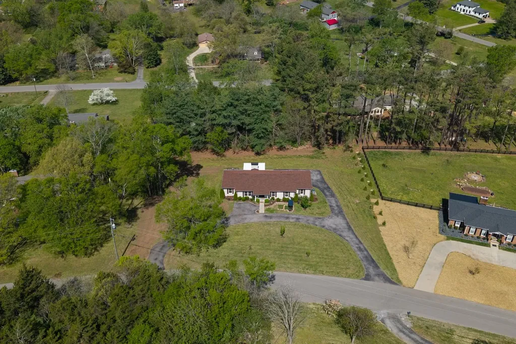 2221 Castlewood Drive Franklin TN 37064