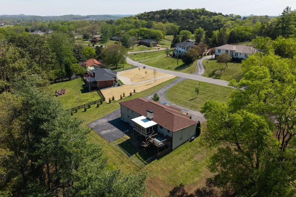 2221 Castlewood Drive Franklin TN 37064