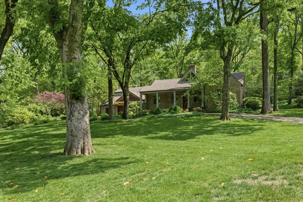 5142 Stanford Drive Nashville TN 37215