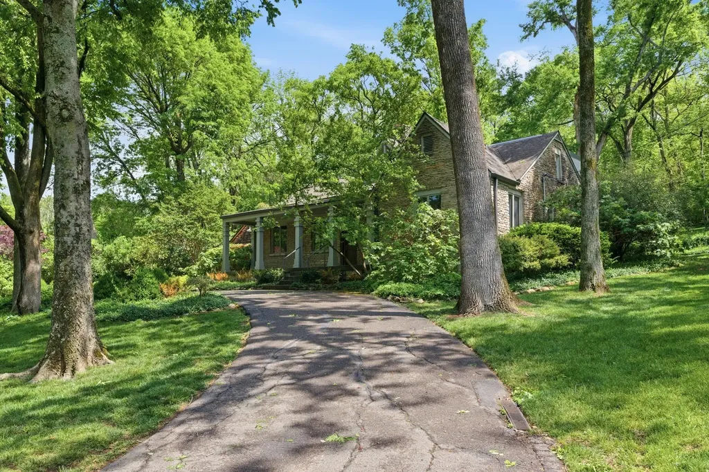 5142 Stanford Drive Nashville TN 37215