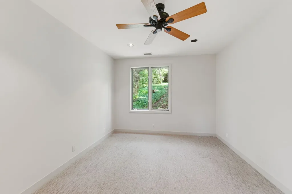 5142 Stanford Drive Nashville TN 37215