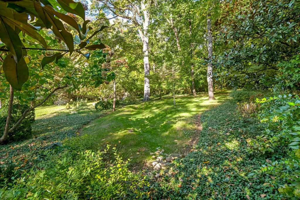 5142 Stanford Drive Nashville TN 37215