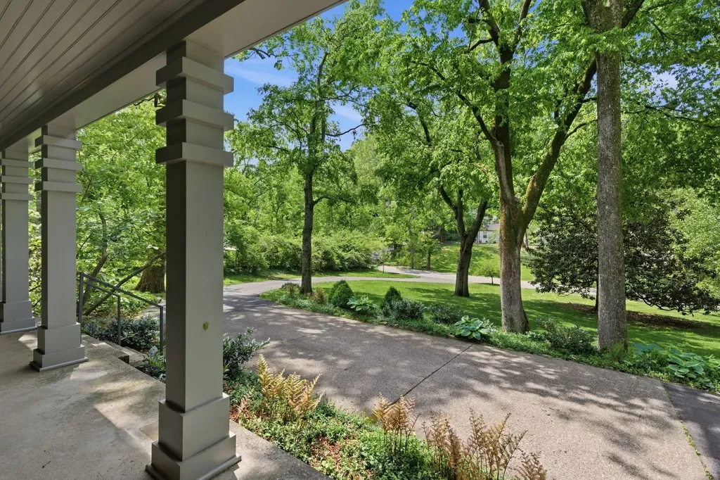 5142 Stanford Drive Nashville TN 37215