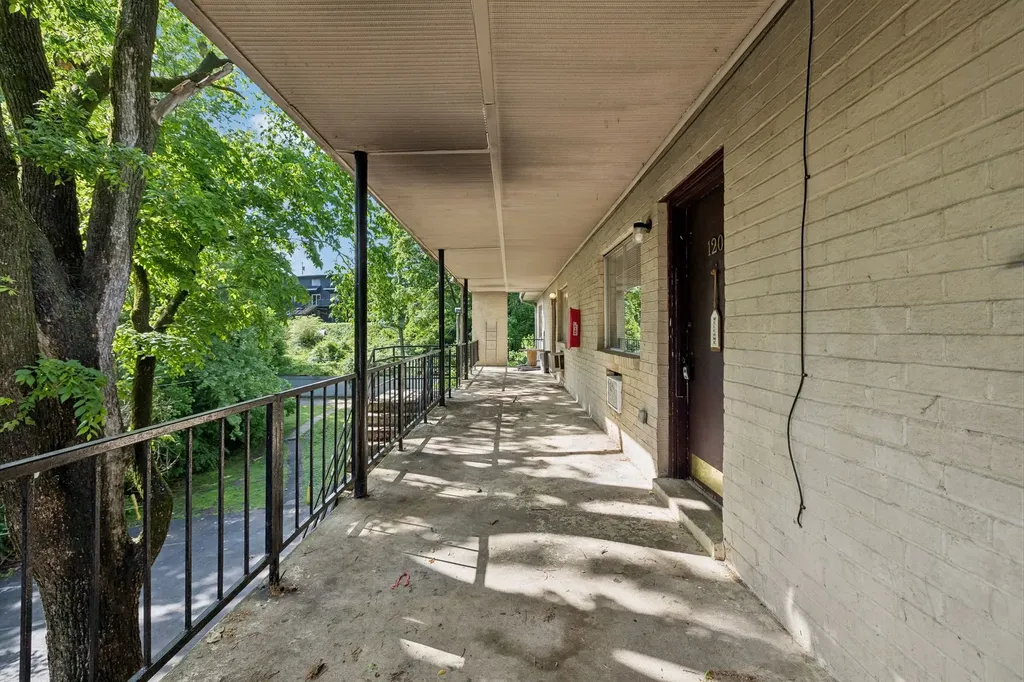 550 Harding Place Nashville TN 37211