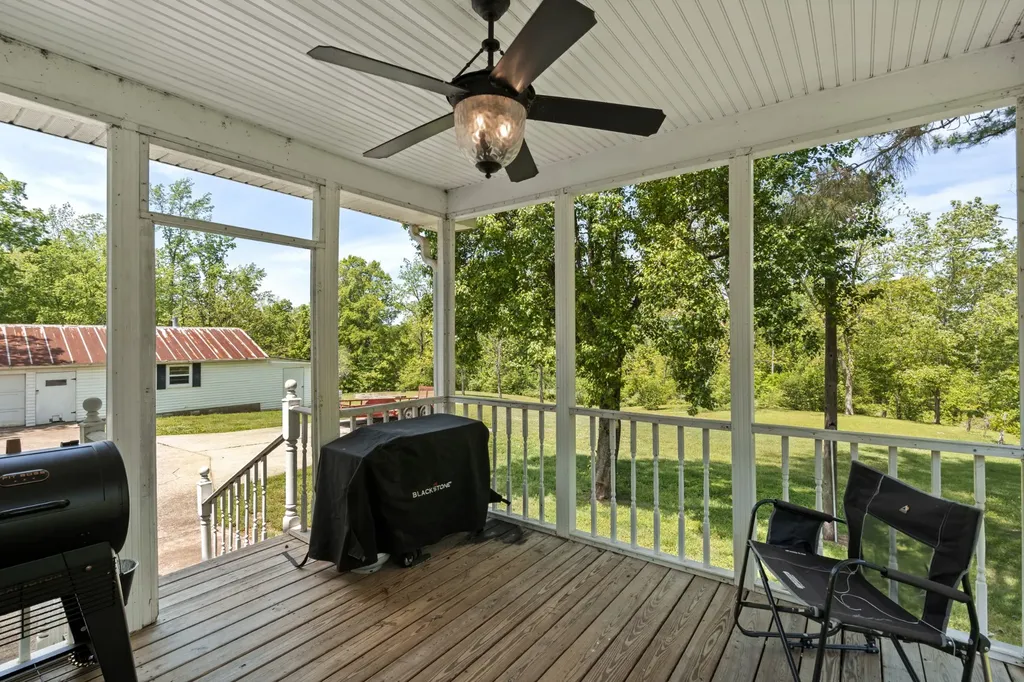 444 Cooley Road Waverly TN 37185