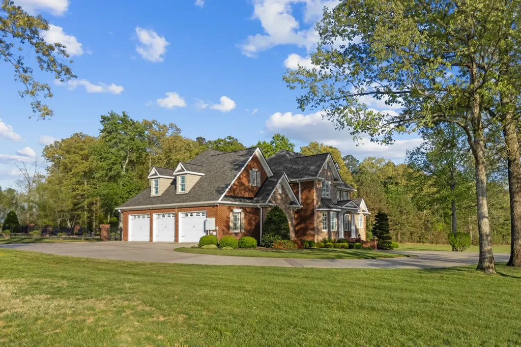 446 Waterford Drive Manchester TN 37355