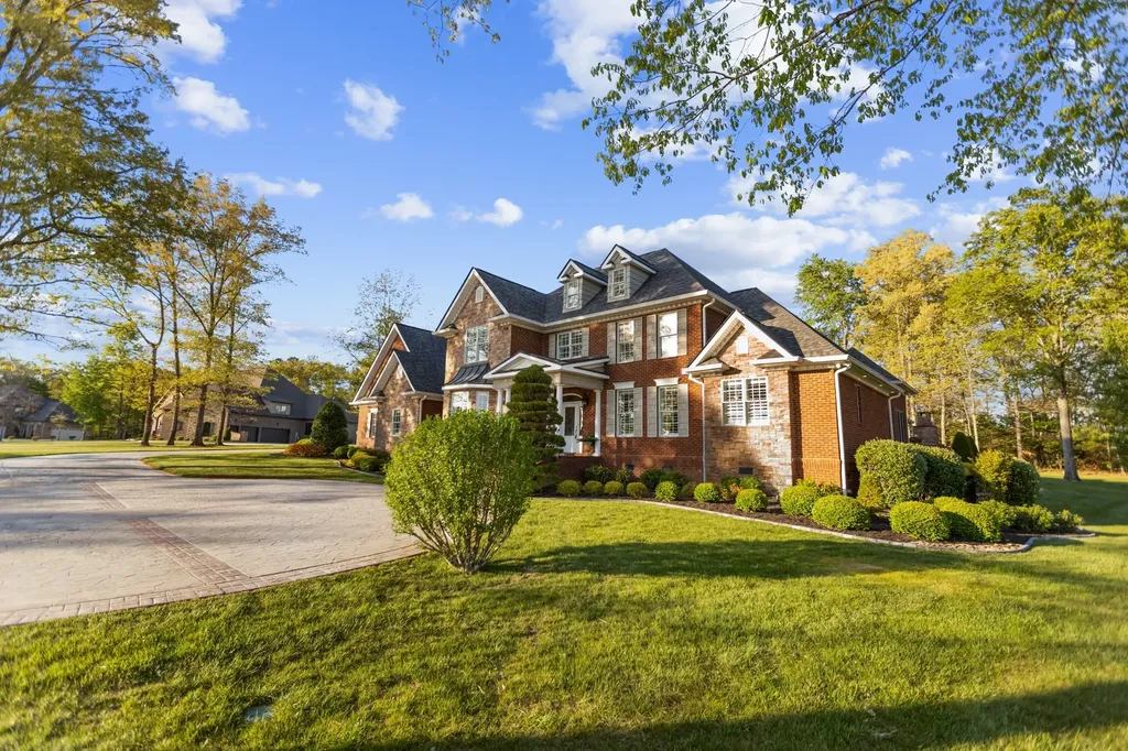 446 Waterford Drive Manchester TN 37355