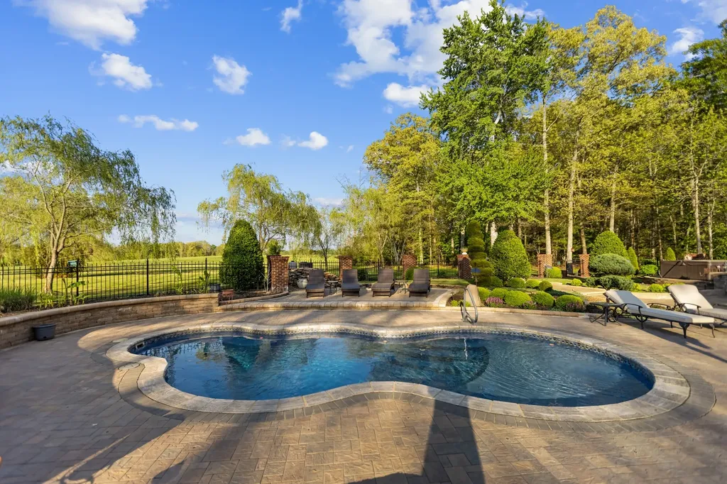 446 Waterford Drive Manchester TN 37355