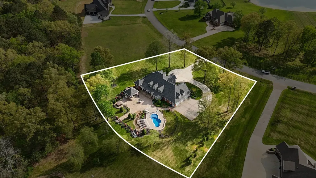 446 Waterford Drive Manchester TN 37355