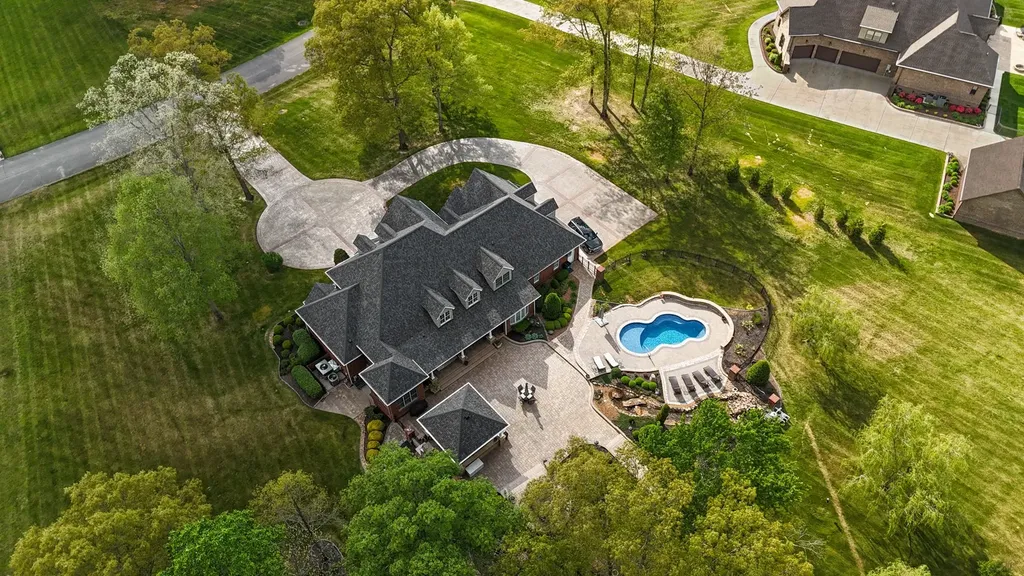 446 Waterford Drive Manchester TN 37355