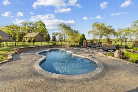 446 Waterford Drive Manchester TN 37355