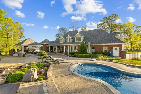 446 Waterford Drive Manchester TN 37355