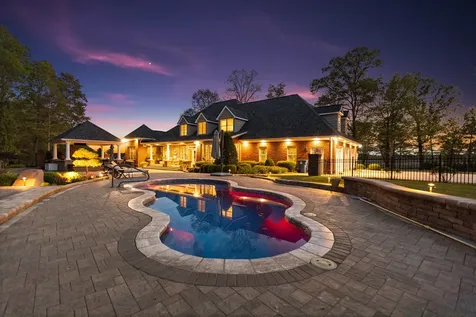 446 Waterford Drive Manchester TN 37355
