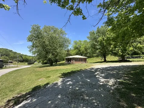 202 Maggart Road Elmwood TN 38560