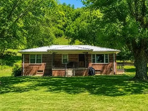 202 Maggart Road Elmwood TN 38560