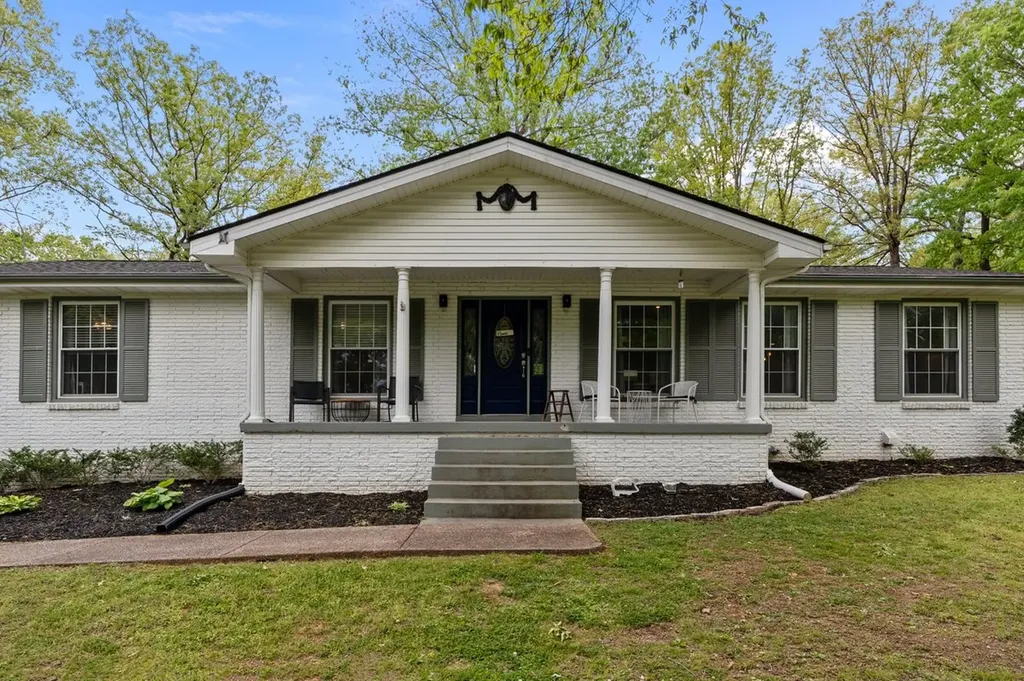 106 Canary Drive Dickson TN 37055