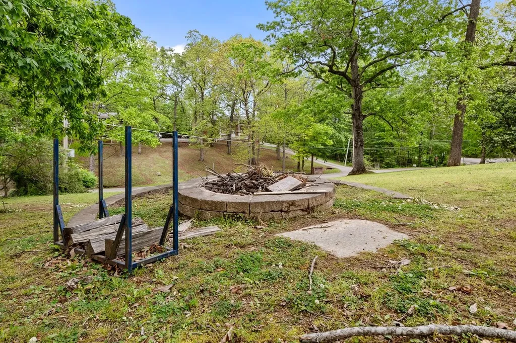 106 Canary Drive Dickson TN 37055
