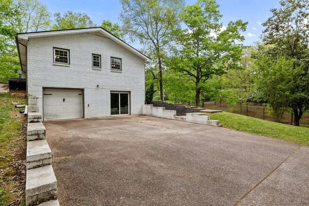 106 Canary Drive Dickson TN 37055