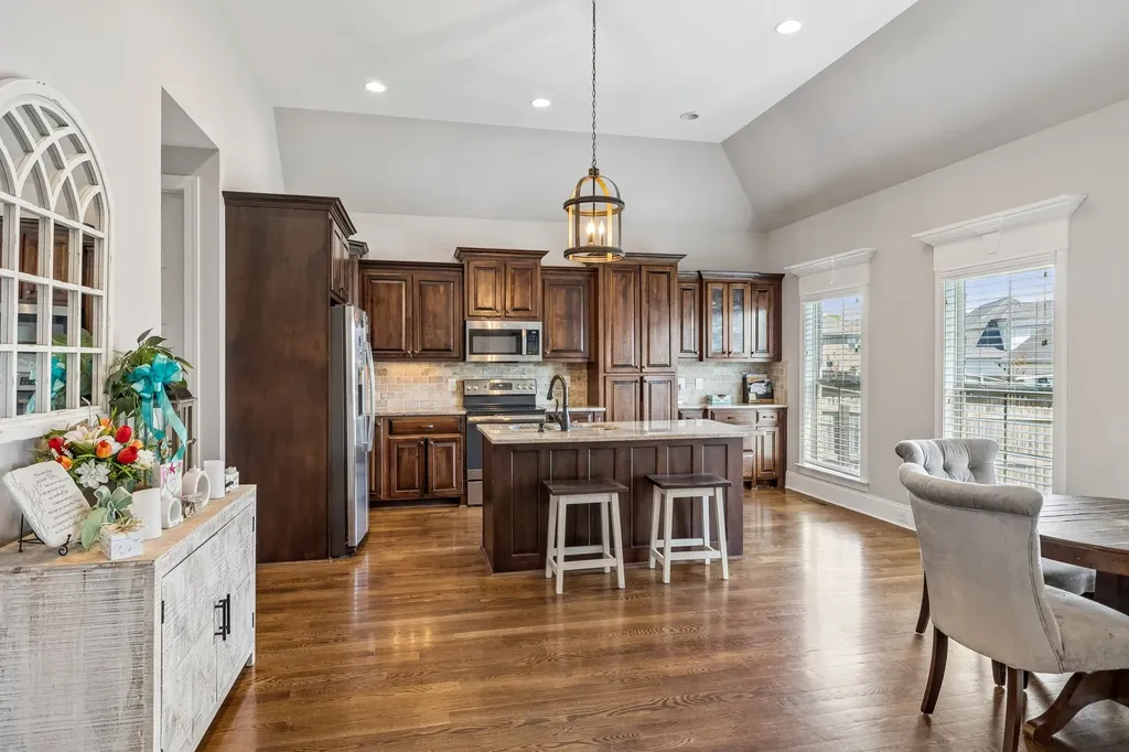 608 Southshore Point Mount Juliet TN 37122