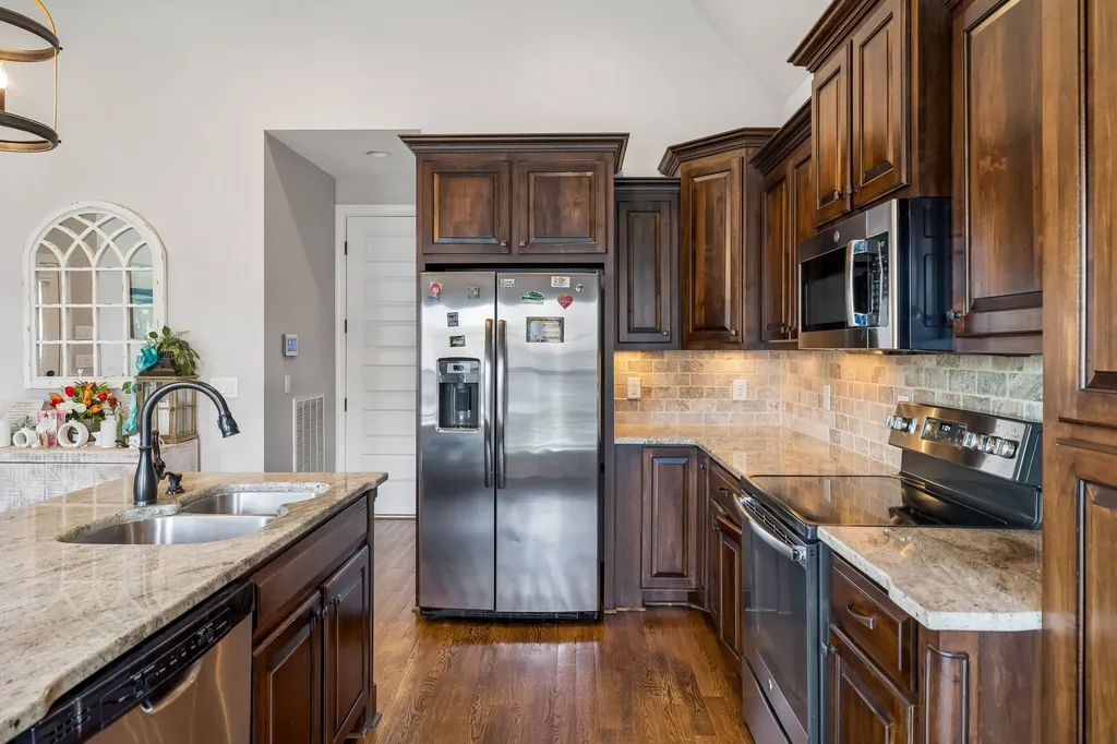 608 Southshore Point Mount Juliet TN 37122