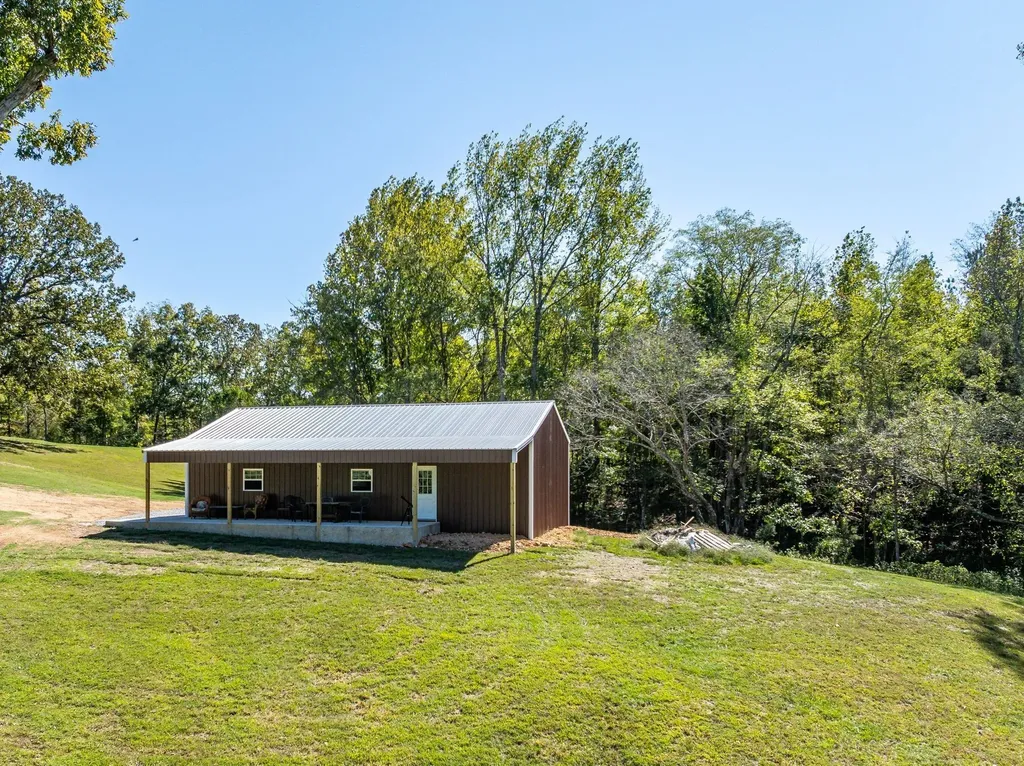 2743 Mouse Tail Road Parsons TN 38363