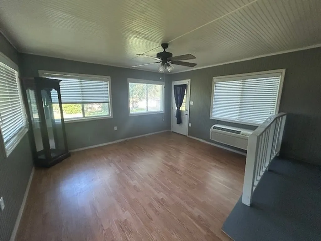 2002 King Dr, S Fayetteville TN 37334