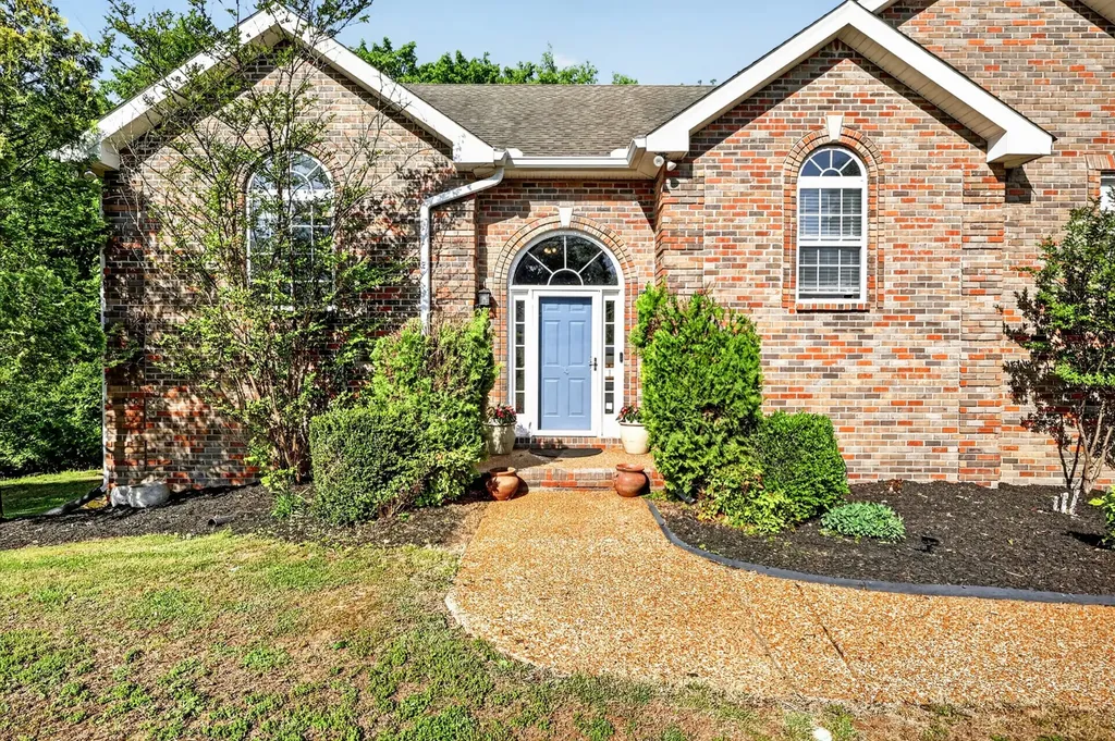 136 River Chase Hendersonville TN 37075