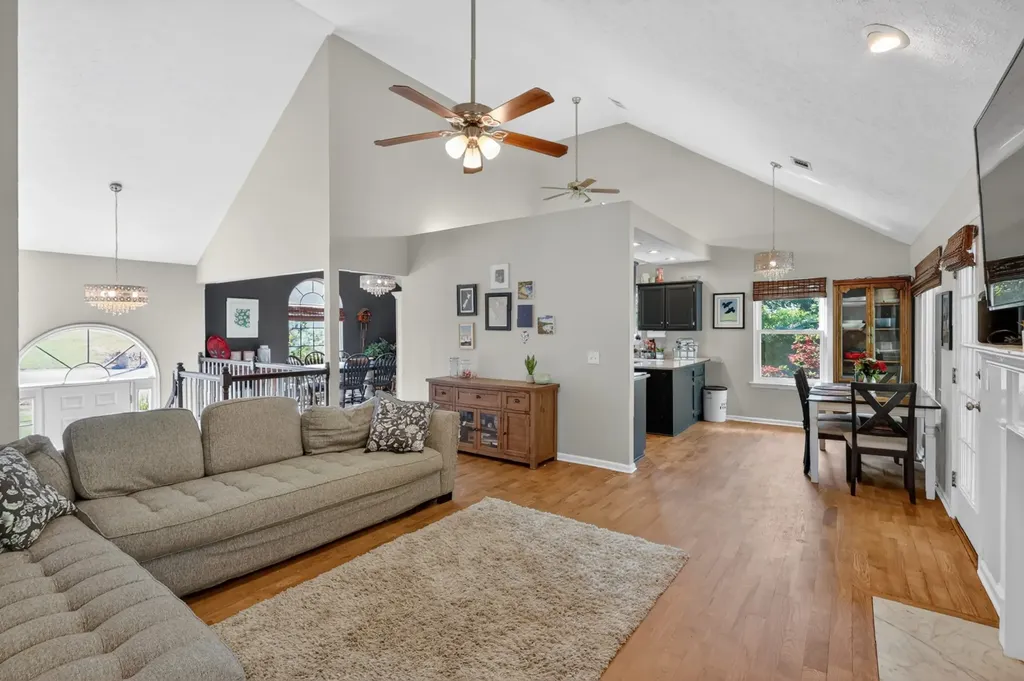 136 River Chase Hendersonville TN 37075