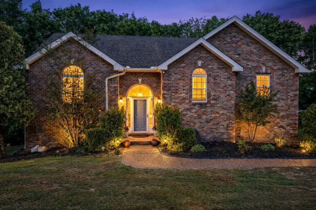 136 River Chase Hendersonville TN 37075