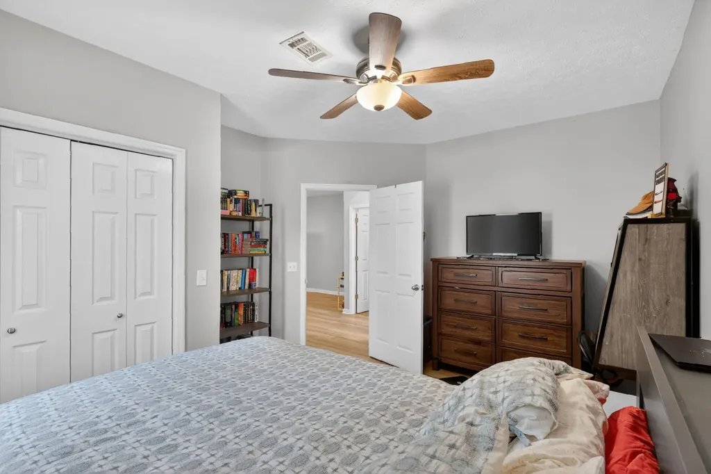 136 River Chase Hendersonville TN 37075