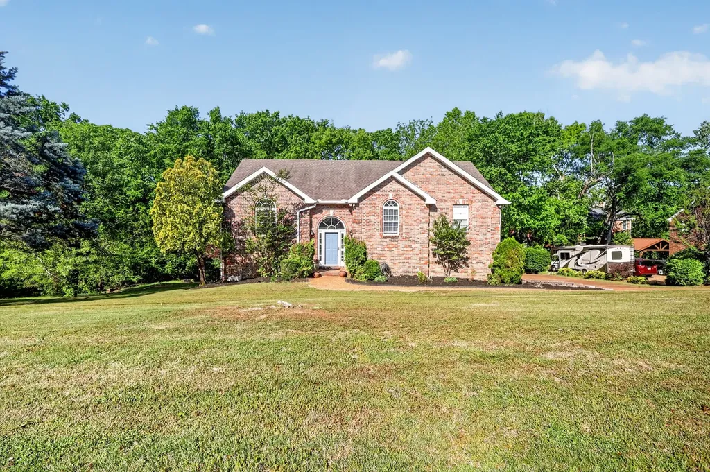 136 River Chase Hendersonville TN 37075