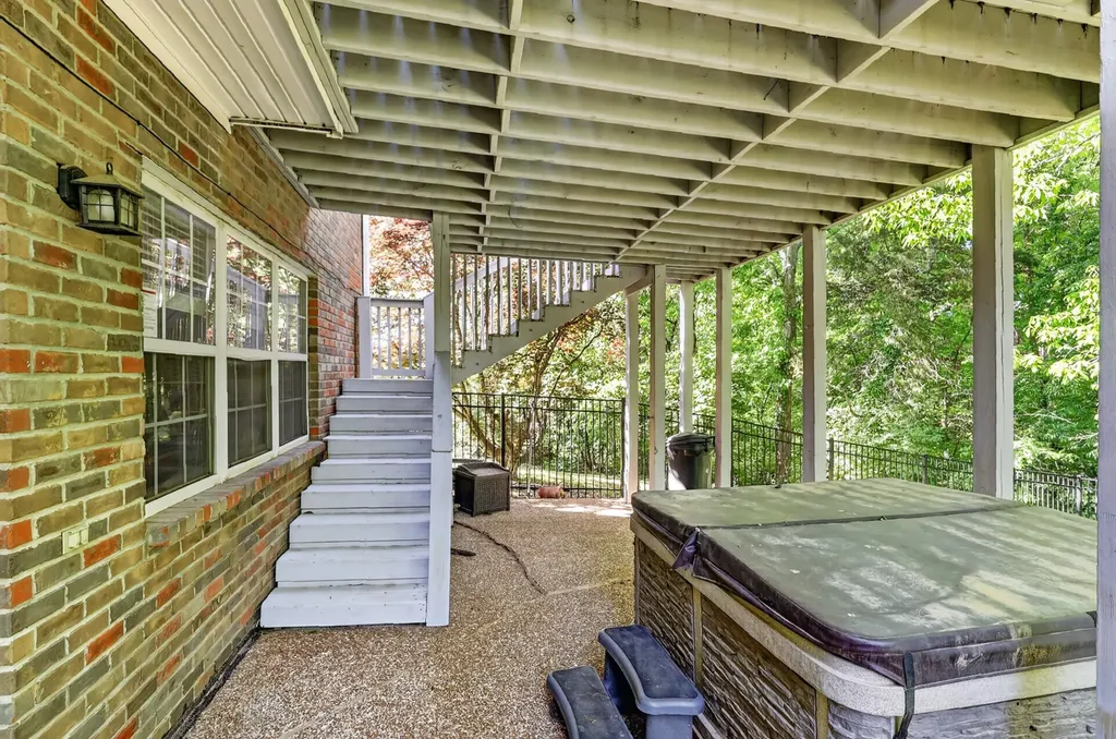 136 River Chase Hendersonville TN 37075