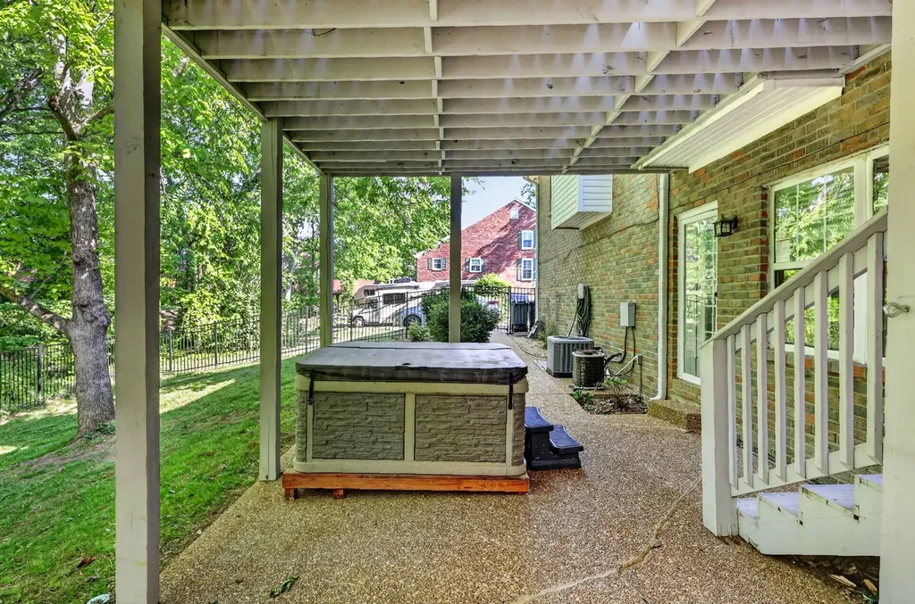 136 River Chase Hendersonville TN 37075