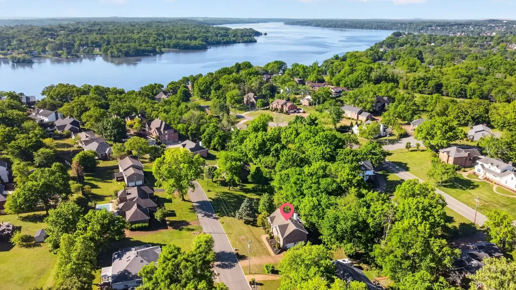 136 River Chase Hendersonville TN 37075