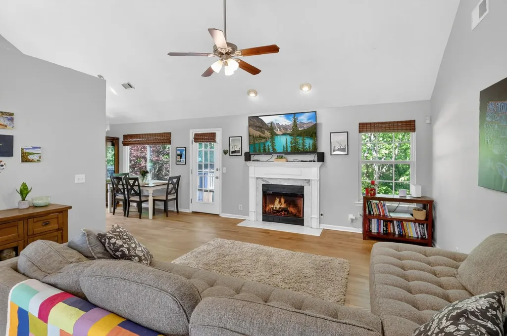 136 River Chase Hendersonville TN 37075