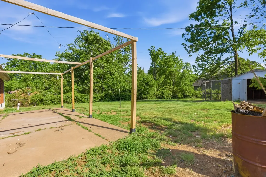 2082 Skyview Circle Clarksville TN 37042