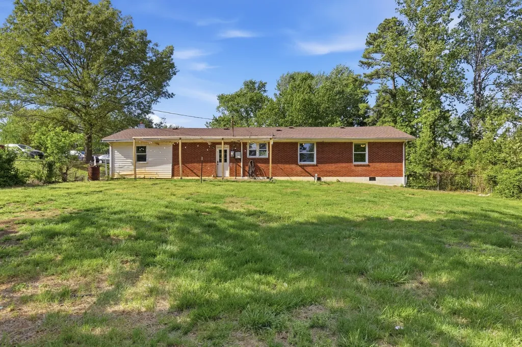2082 Skyview Circle Clarksville TN 37042