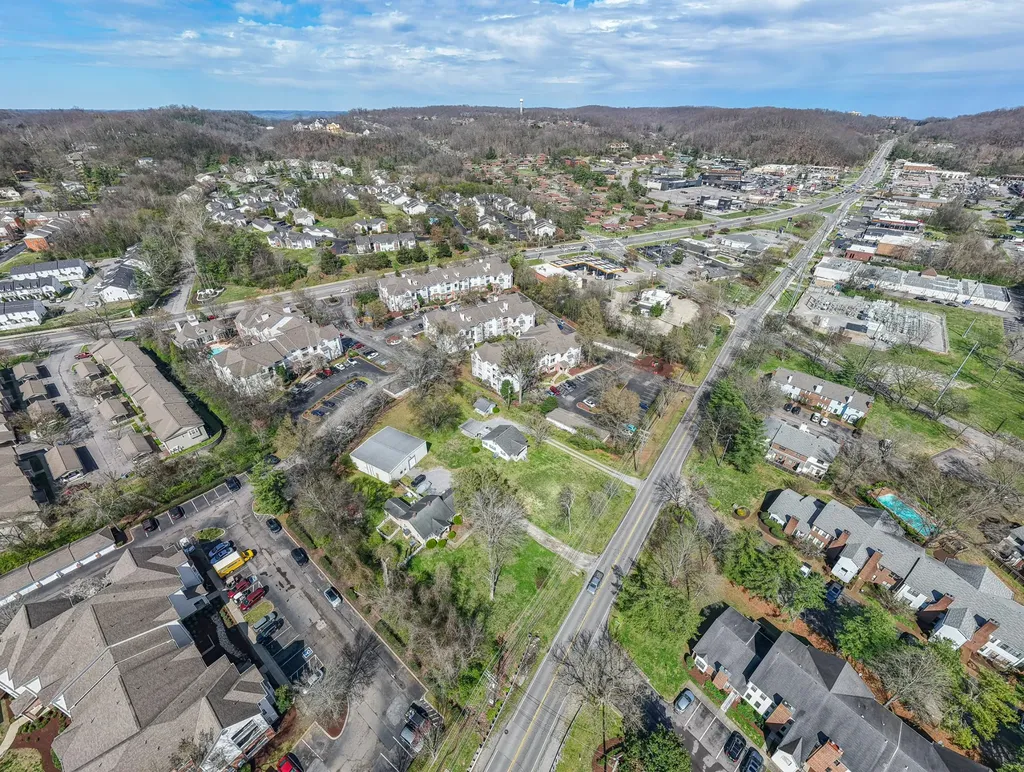 7114 Old Harding Pike Nashville TN 37221