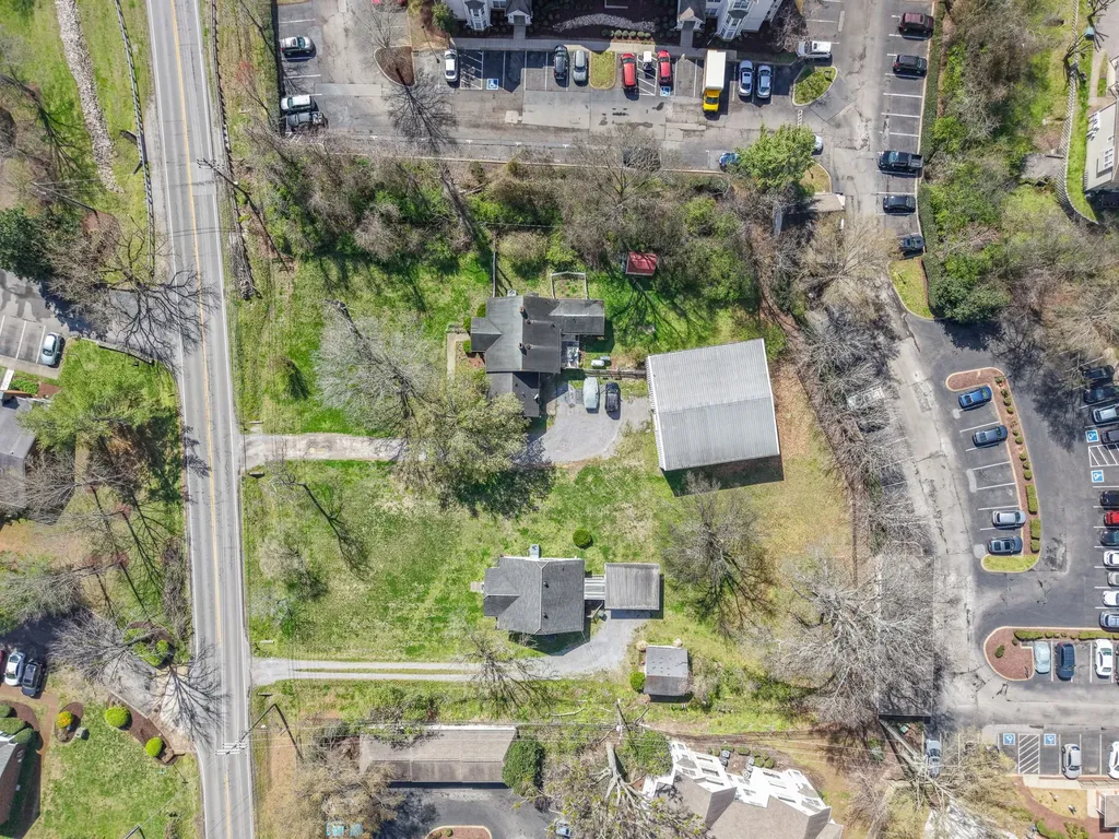 7114 Old Harding Pike Nashville TN 37221