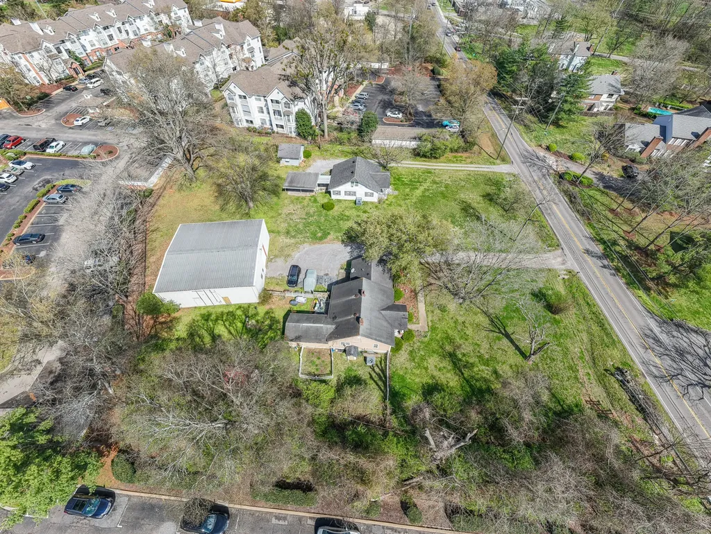 7114 Old Harding Pike Nashville TN 37221