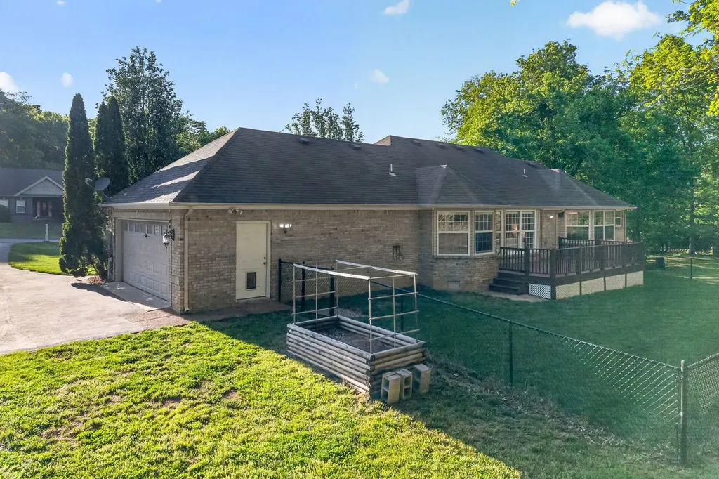 1505 Heller Ridge Spring Hill TN 37174