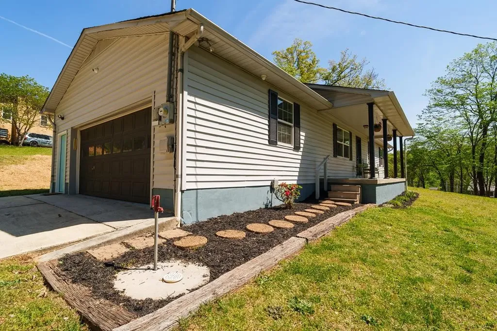 2209 Cliff Lane Cookeville TN 38501
