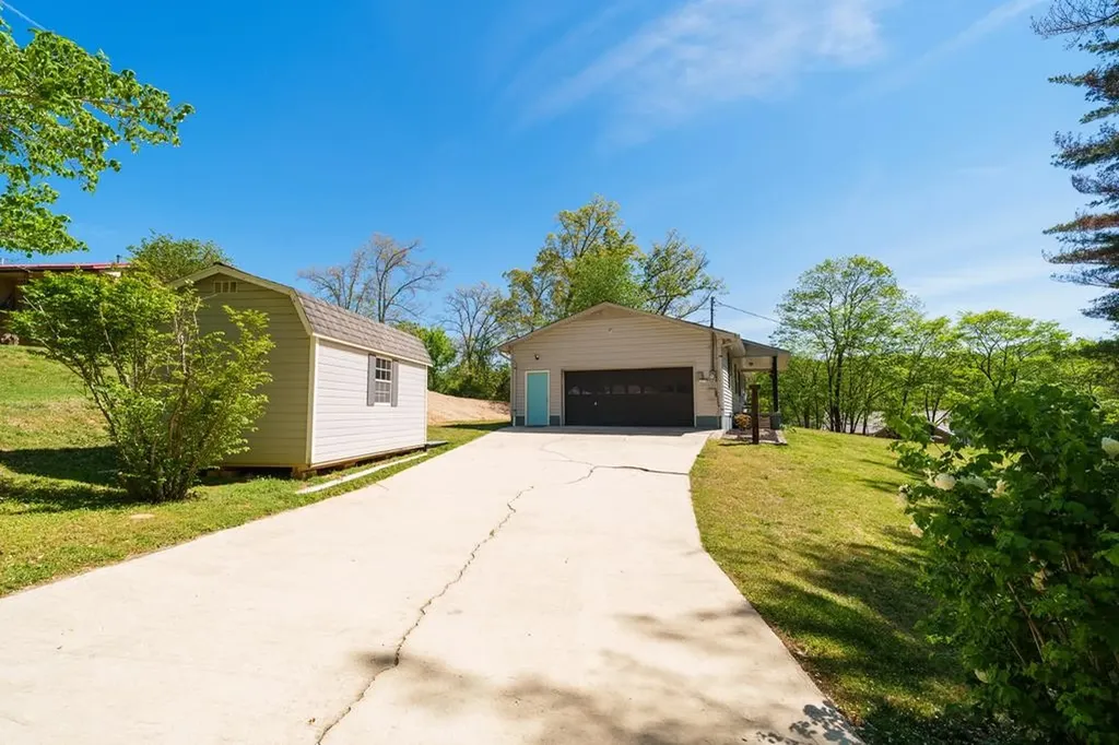 2209 Cliff Lane Cookeville TN 38501