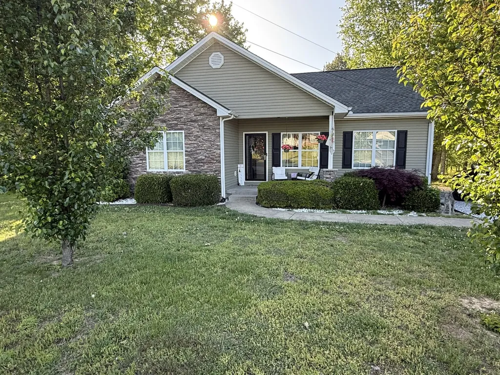 543 Main Street Mc Ewen TN 37101