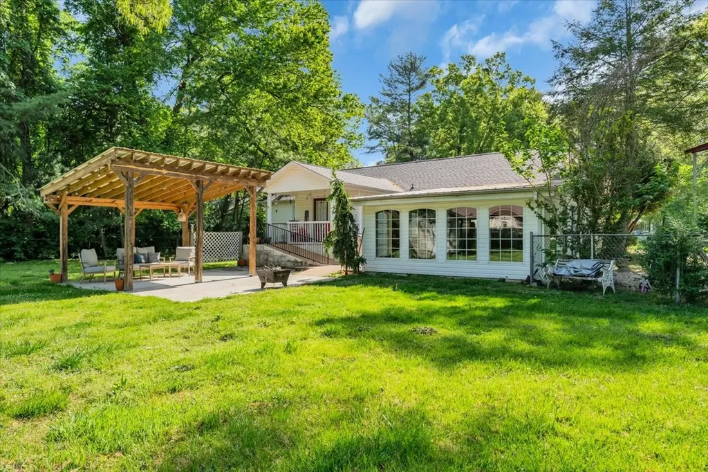 1006 Evins Street Manchester TN 37355