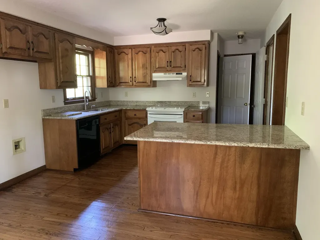 136 S Richview Road Clarksville TN 37043
